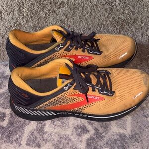 Brooks Men's Athletic Shoes - Tan, Black, and Red